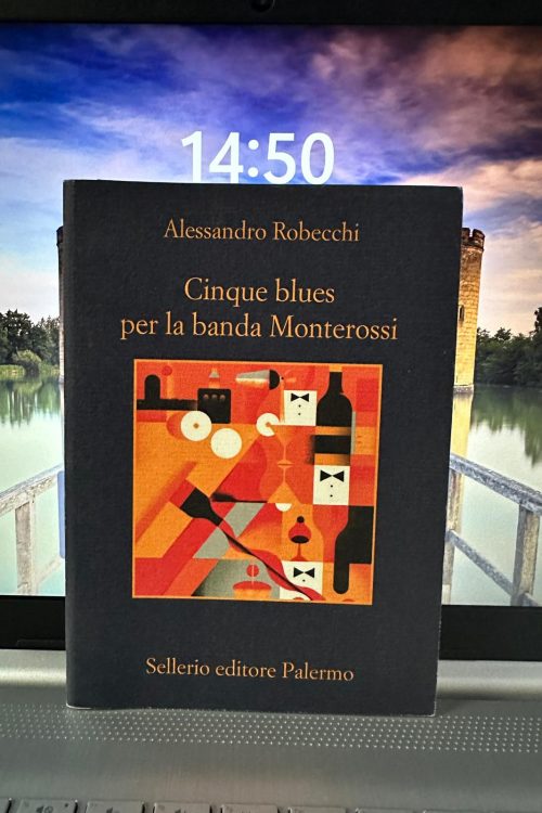 Immagine WhatsApp 2025-10-26 ore 14.57.58_c06ad3d3 Cinque blues per la banda Monterossi